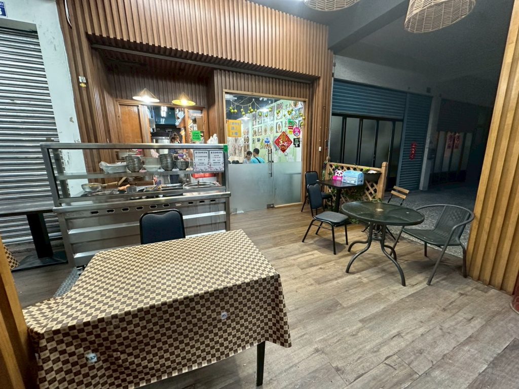 蓮花創越素食戶外用餐區