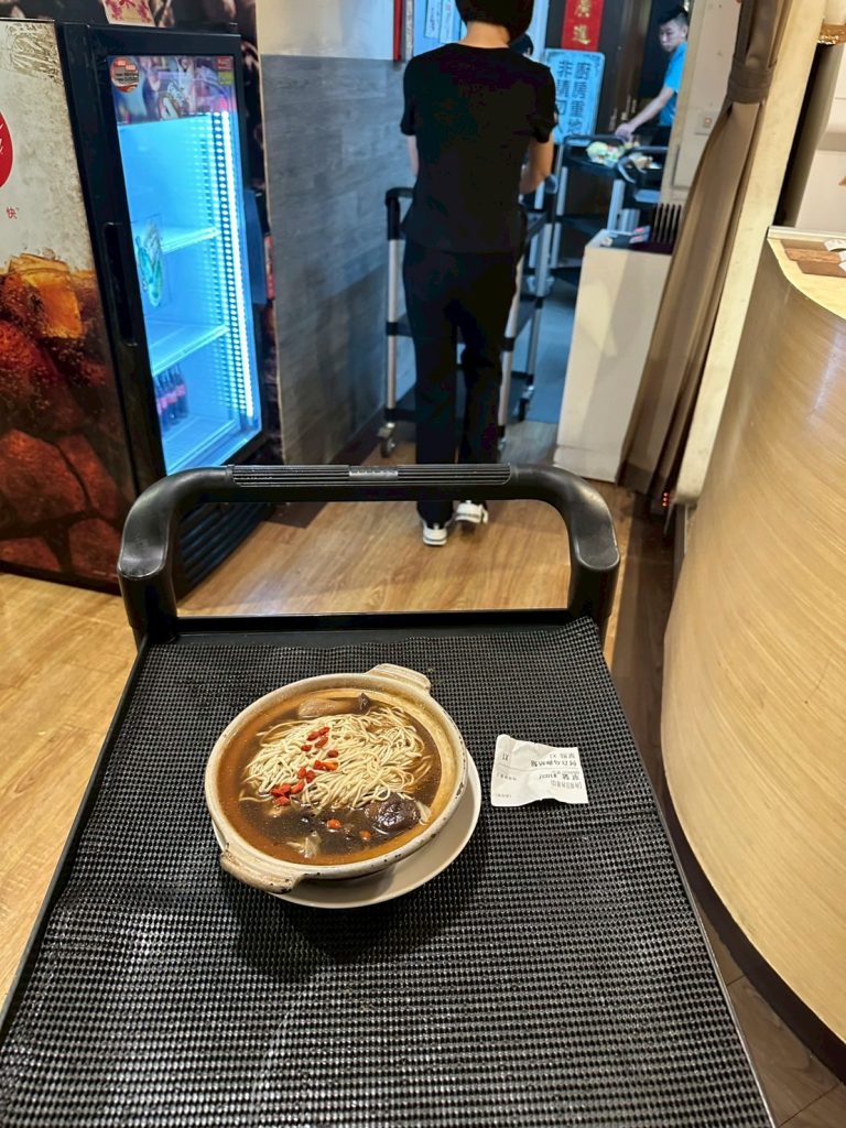 佛光山蘭陽滴水坊 餐點推車自取