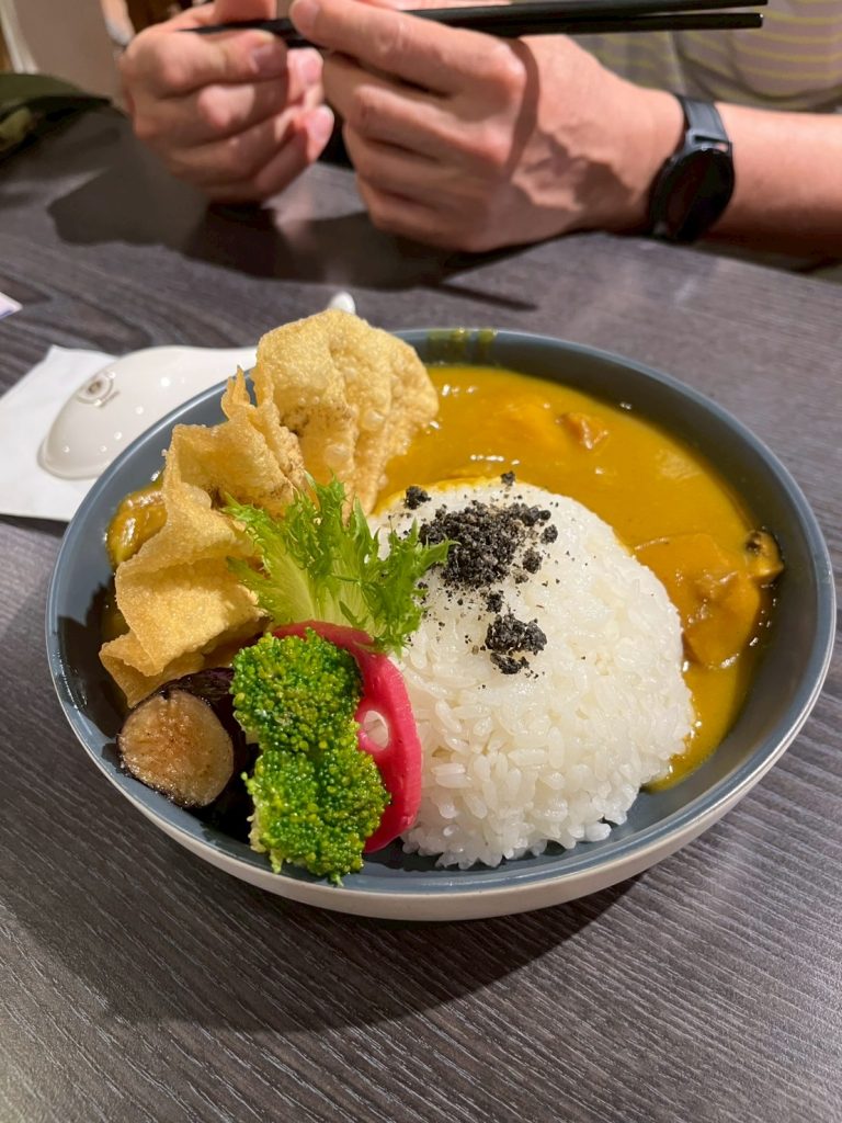 佛光山蘭陽滴水坊 咖哩燴飯