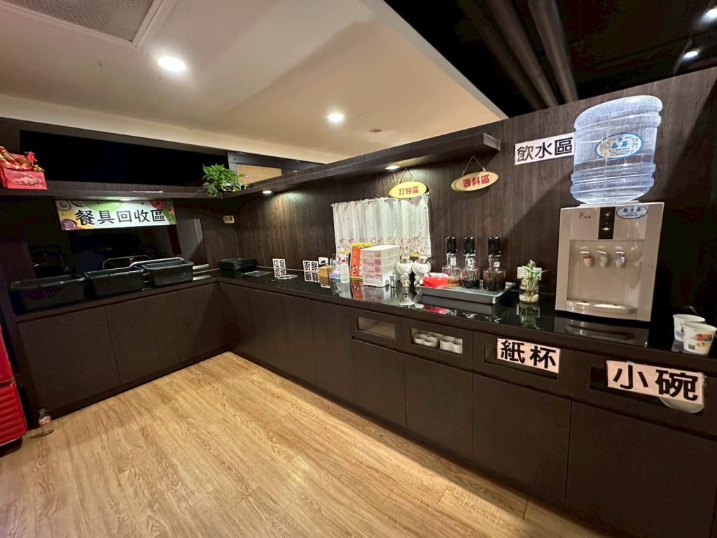 佛光山蘭陽滴水坊 餐具自取區