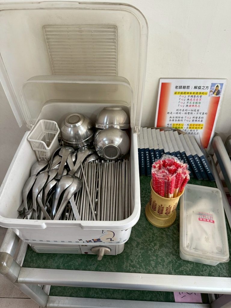 開心養生素食-餐具自取區