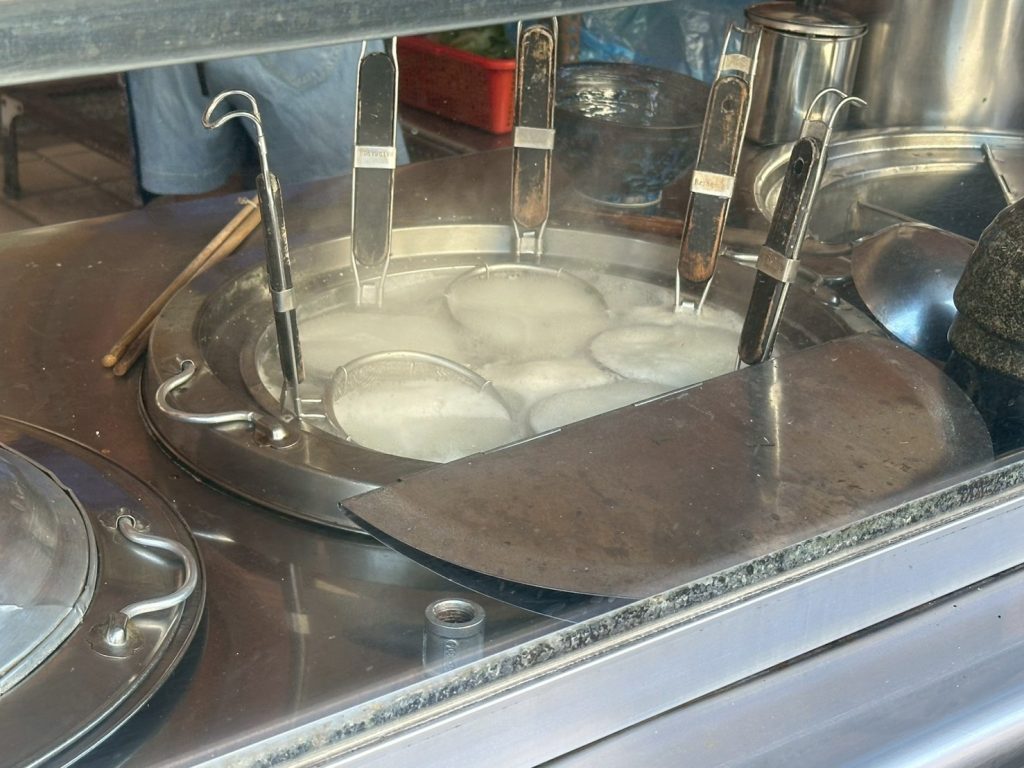 校舍素食-煮麵中