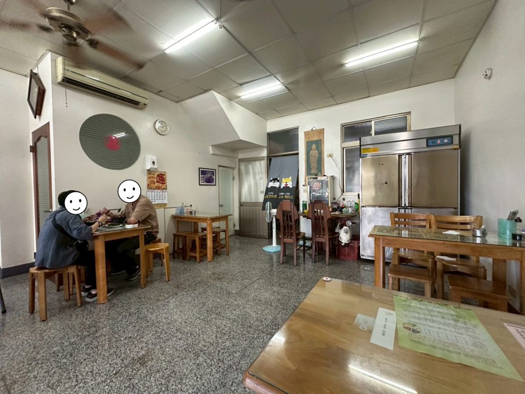 校舍素食-店內環境