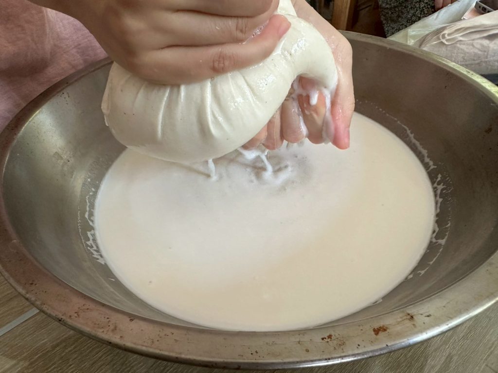 花生豆腐腦 擠壓水分