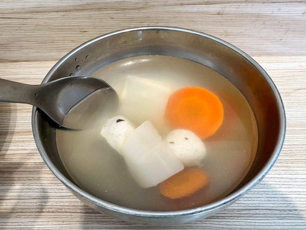 老葉家素食 蘿蔔丸子湯