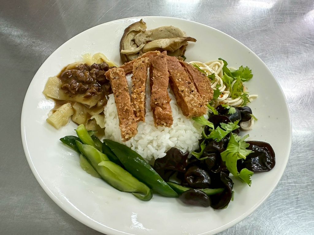 清香素食麵館 炸豬排飯