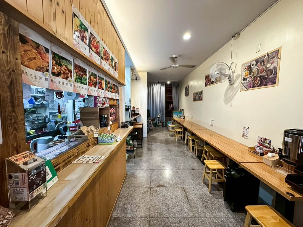 圓福蔬食 內用環境