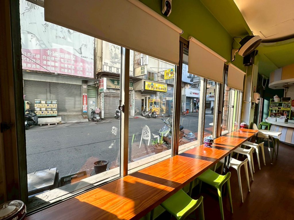 小蔬苑蔬食漢堡 店內環境