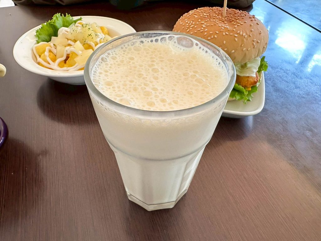 小蔬苑蔬食漢堡 香蕉牛奶