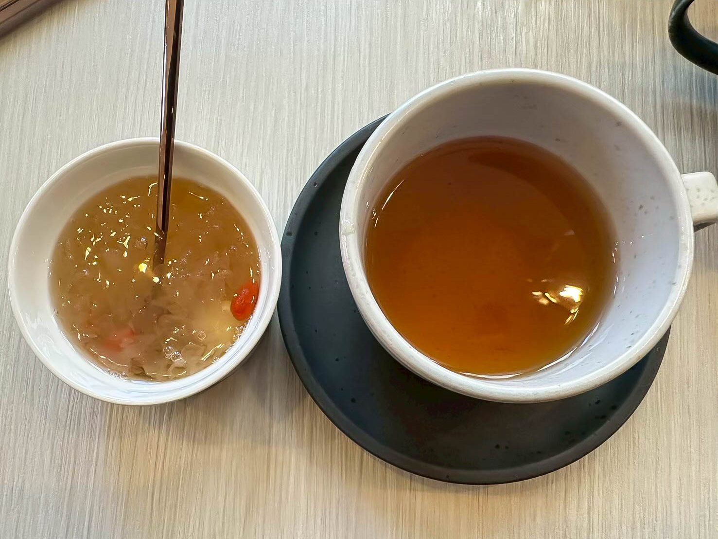 常不輕 白木耳飲 小葉紅茶