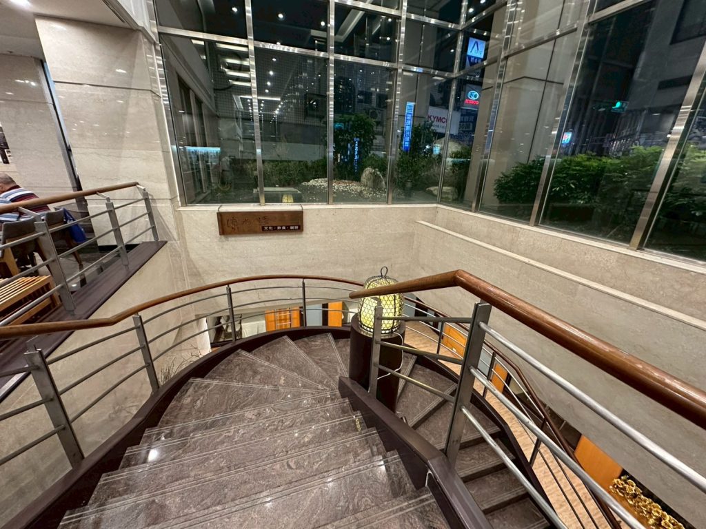 佛光山蘭陽滴水坊 旋轉樓梯